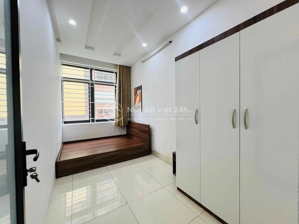 2N1K Gần Ngã Tư Sở - full đồ - cửa sổ thoáng - ngõ to