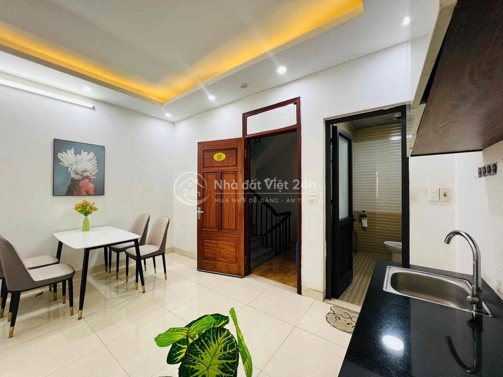 2N1K Gần Ngã Tư Sở - full đồ - cửa sổ thoáng - ngõ to