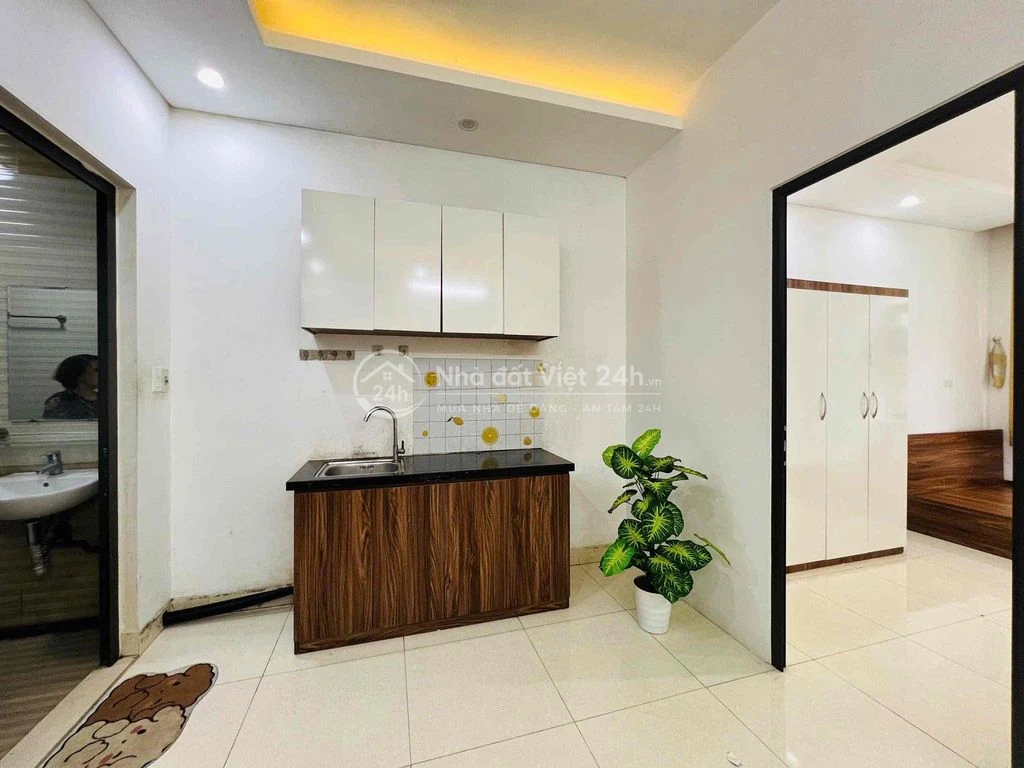 2N1K Gần Ngã Tư Sở - full đồ - cửa sổ thoáng - ngõ to