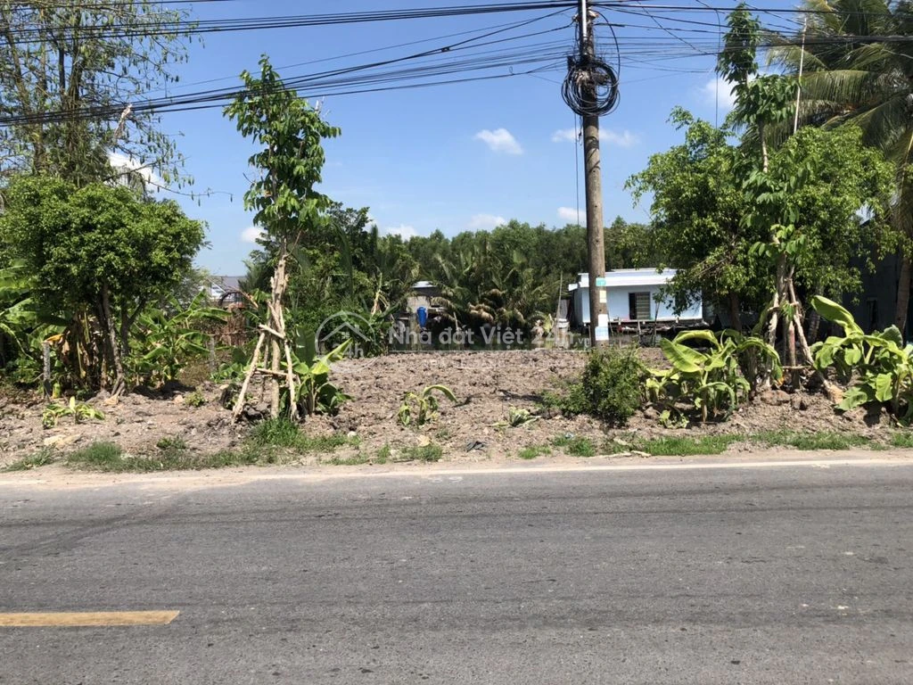 Đất mặt tiền đường Nguyễn Thái Bình