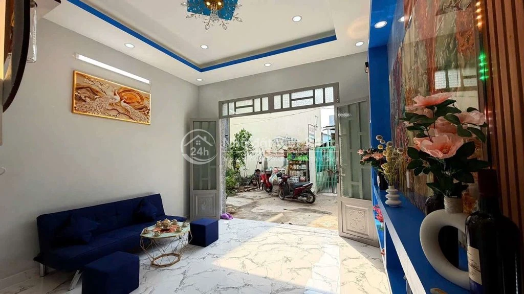 Bán nhà xã Tân Kim gần cây xăng