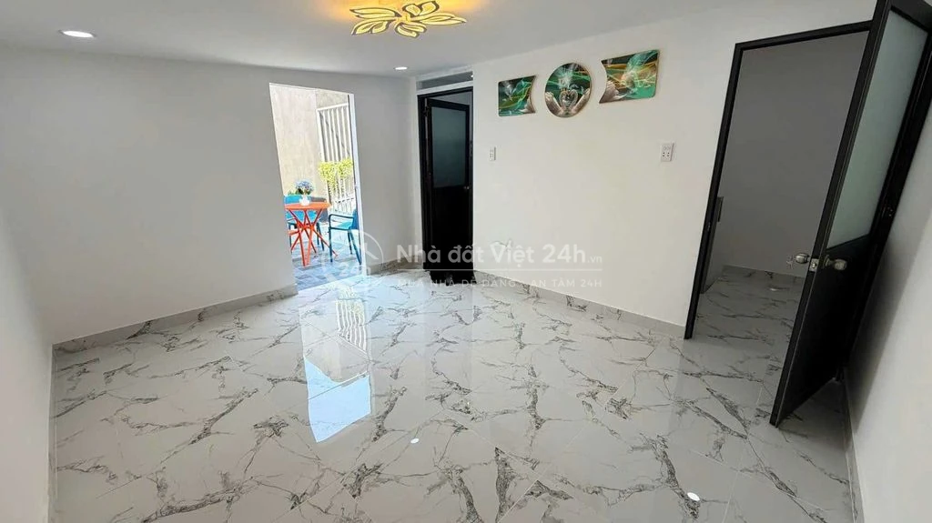 Bán nhà xã Tân Kim gần cây xăng