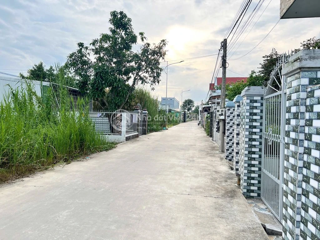 Đất nền giá tốt 600tr/100m2 full thổ cư tiện di chuyển về tp HCM
