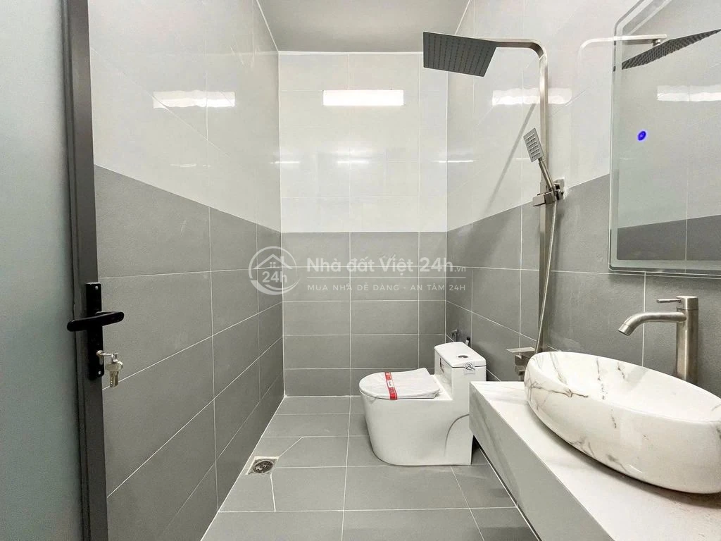 CHỦ NGỘP GIẢM THẲNG 200 TRIỆU – NHÀ 1 TRỆT 1 LỬNG CHỈ 1 TY HƠN.