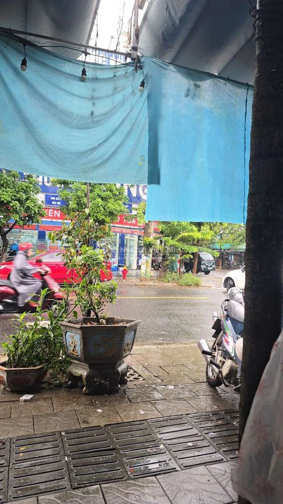 Phòng trọ có gác lửng mặt tiền ớn