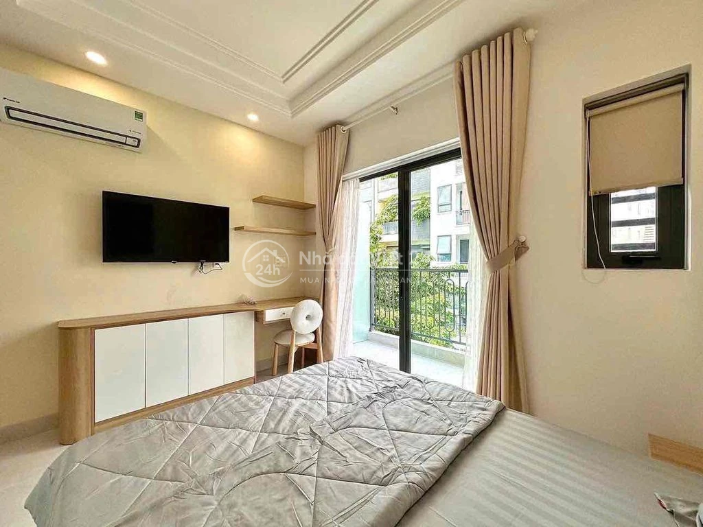 Căn hộ cho thuê ban công lớn full nội thất mới ngay trung tâm q1 đẹp