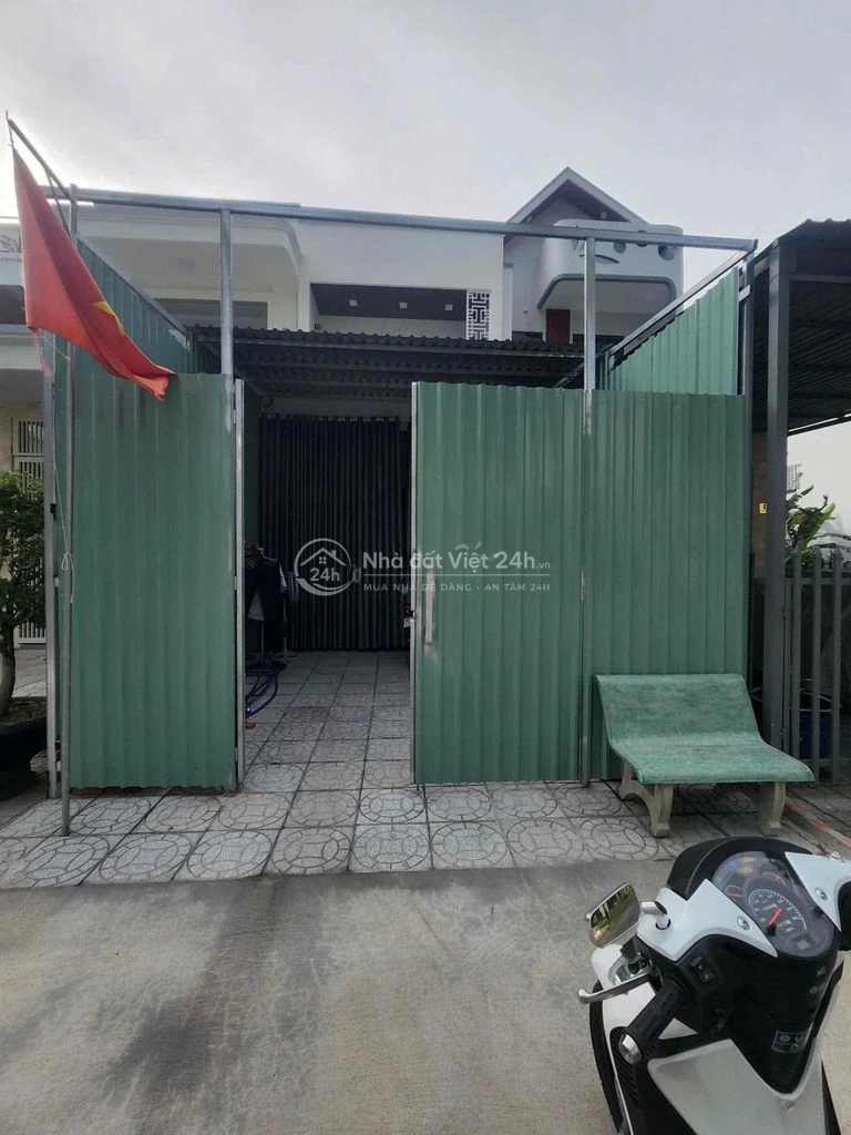 cần bán gấp nhà xây mới 100%