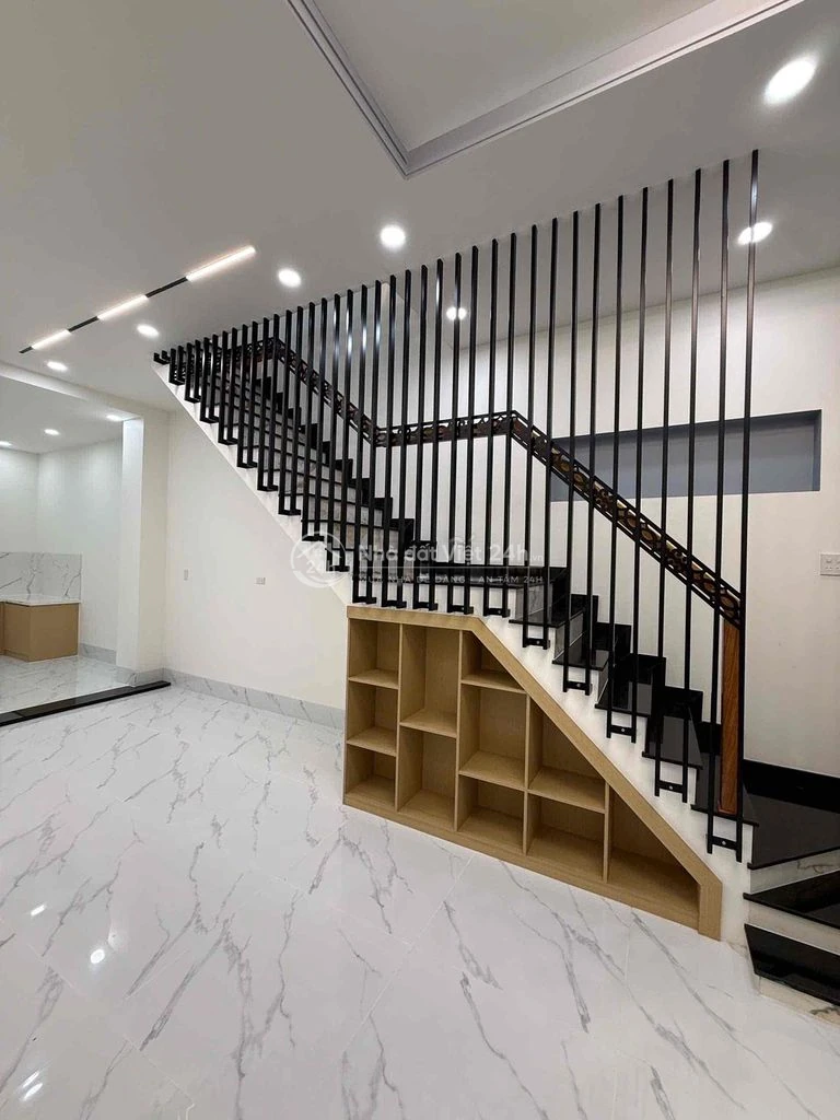 cần bán gấp nhà xây mới 100%