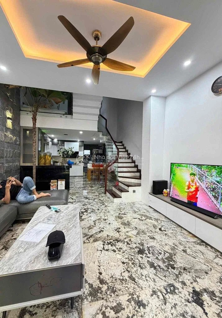 KHU GẦN BIỂN VƯƠNG THỪA VŨ NHÀ ĐẸP 4PN GẦN BIỂN