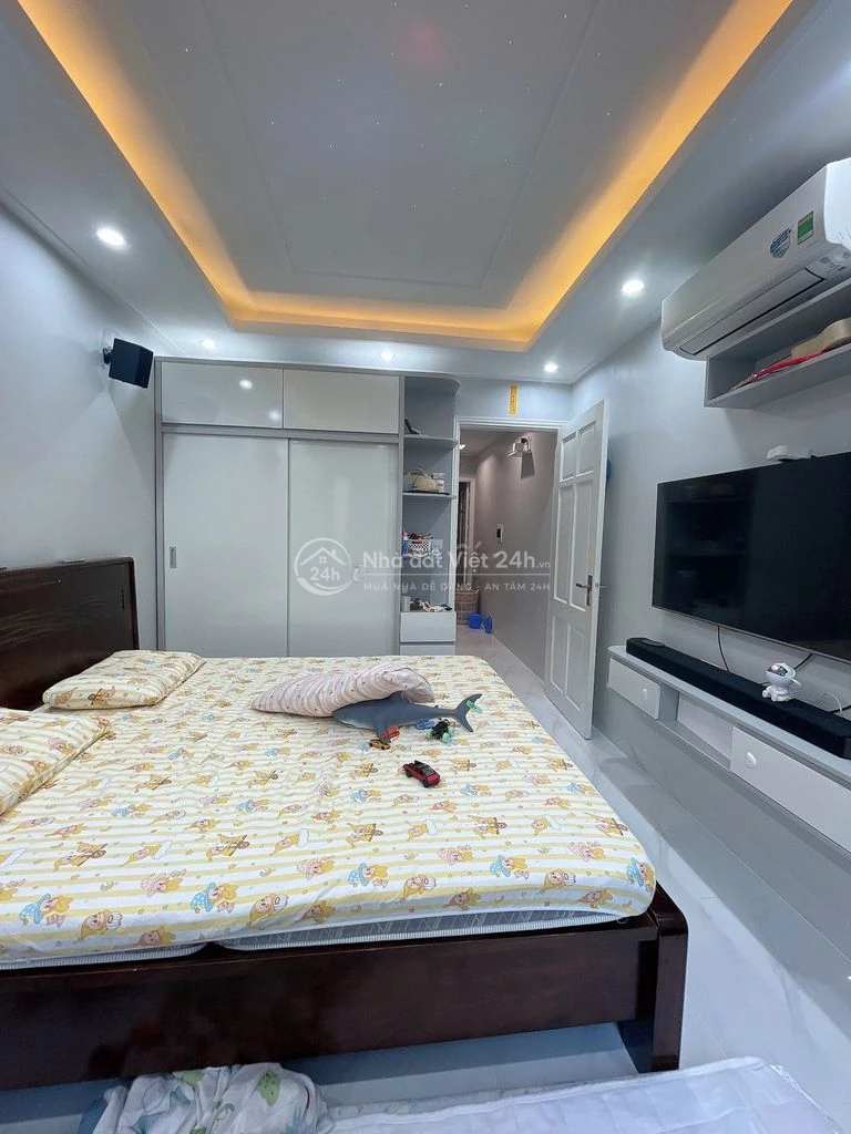 Chính chủ cần bán nhà Cự Lộc, 36m2, 5 tầng đầy đủ nội thất