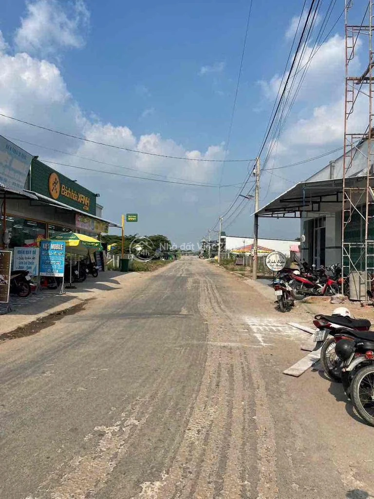 Bán đất thổ cư mặt tiền chợ Mỹ Hiệp