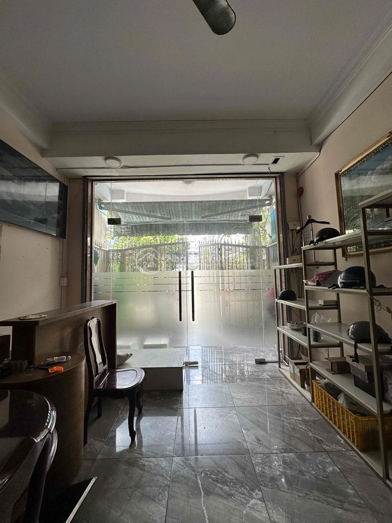 Cho thuê mặt bằng hẻm Quận 10