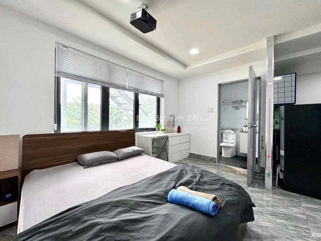 CĂN HỘ CỬA SỔ LỚN_GIÁ RẺ_MỚI_FULL NTHAT_THANG MÁY_ HẺM Ô TÔ_SẠCH SẼ