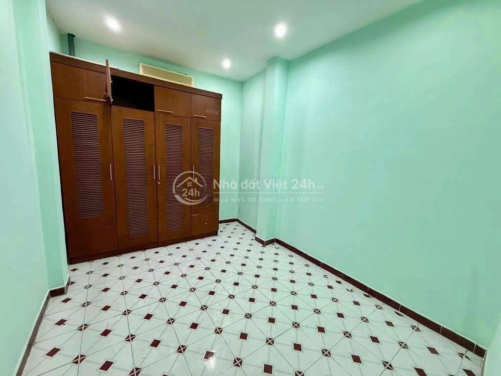 cho thuê Lê Văn Sỹ 4PN, 3WC giá 16,5tr