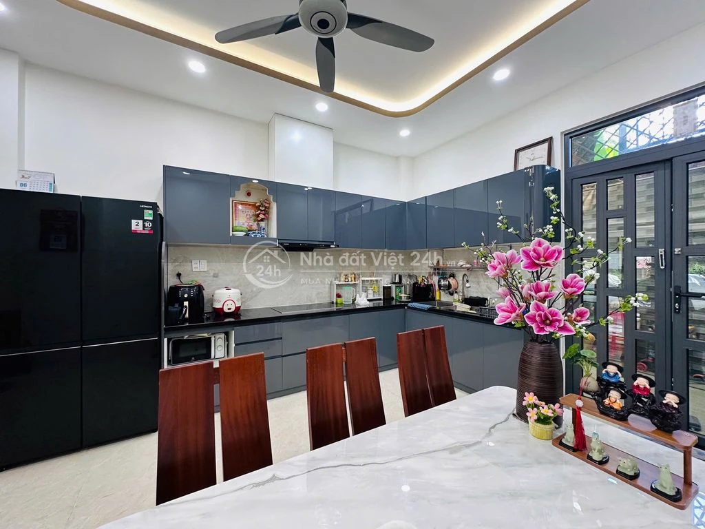 Bán Nhà riêng hẻm xe hơi phường Tân Tạo