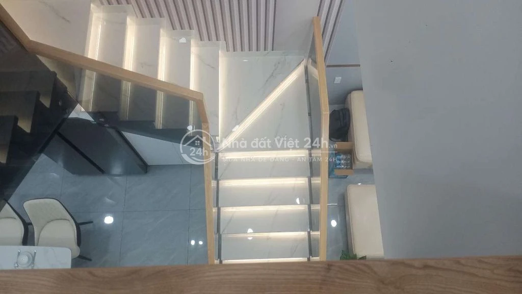 nhà mới xây chính chủ