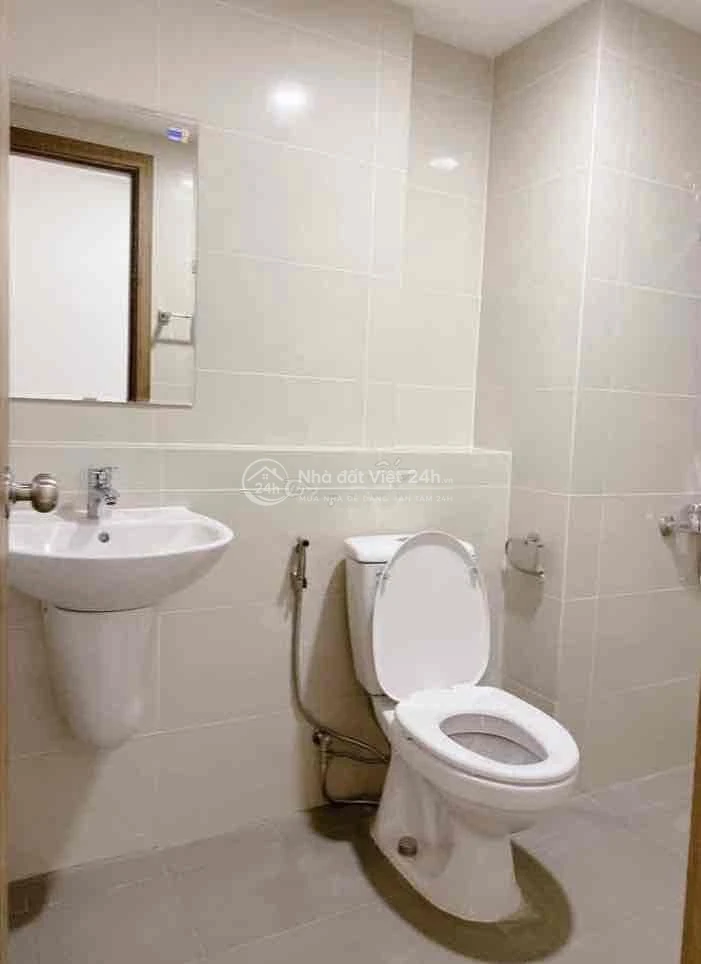 bán căn hộ Imperial Place 2 phòng ngủ, miễn môi giới