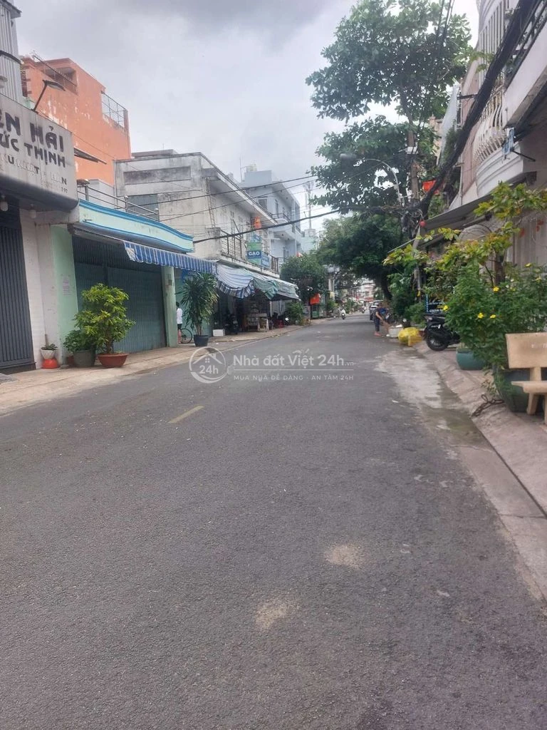 BÁN DÃY NHÀ TRỌ MẶT TIỀN NỘI BỘ GẦN CV ĐẦM SEN