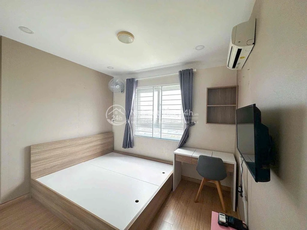 Bán căn hộ 3 phòng ngủ tầng trung nhà mới 100%