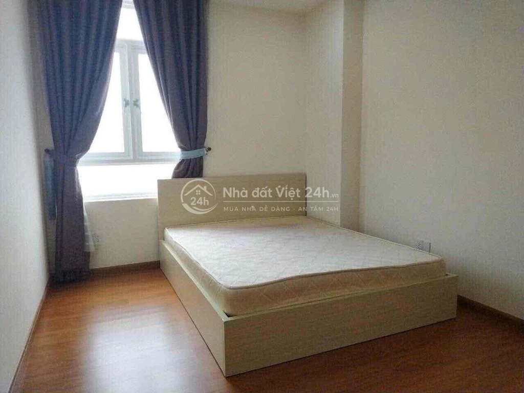Bán căn hộ 3 phòng ngủ tầng trung nhà mới 100%