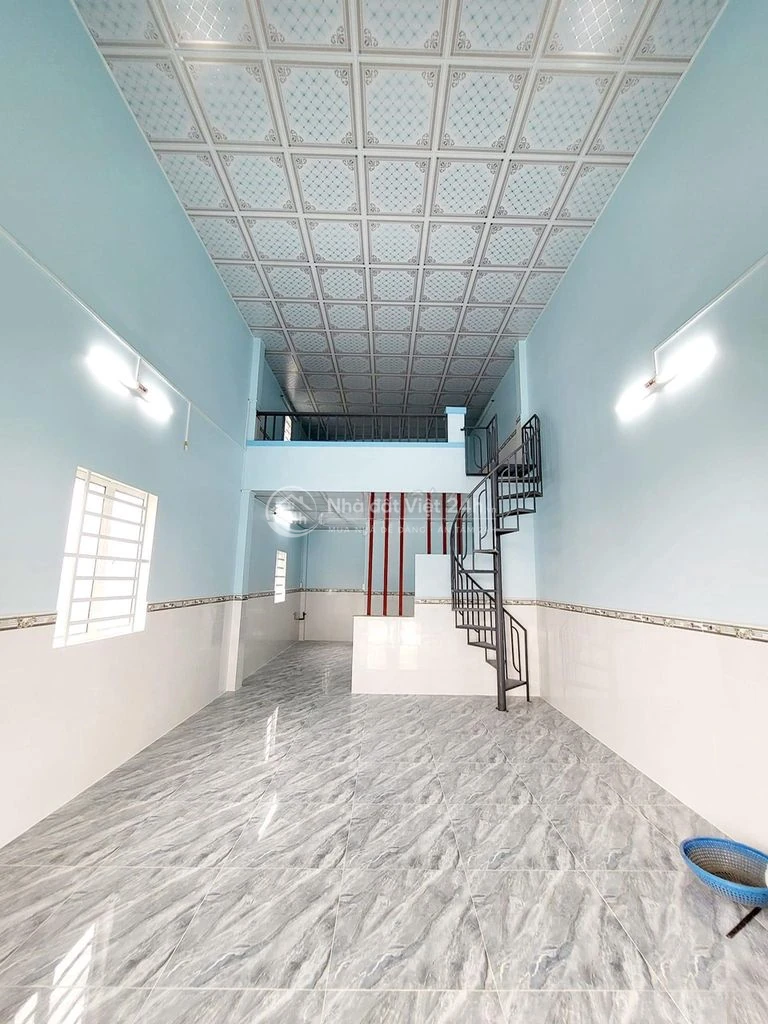 Bán đất tặng thêm nhà tại Đức Hòa, Long An