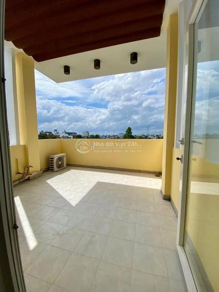 Cho thuê nhà 4 tầng mặt tiền Võ Văn Kiệt tiện văn phòng 16 triệu