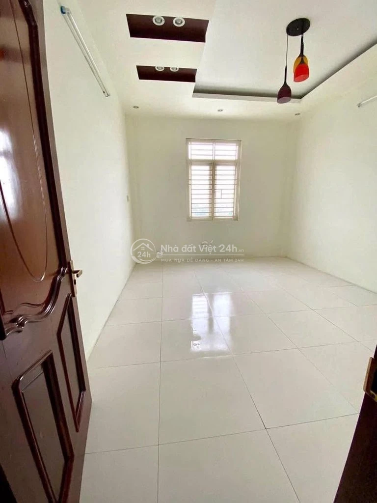 Cho thuê nhà 4 tầng mặt tiền Võ Văn Kiệt tiện văn phòng 16 triệu