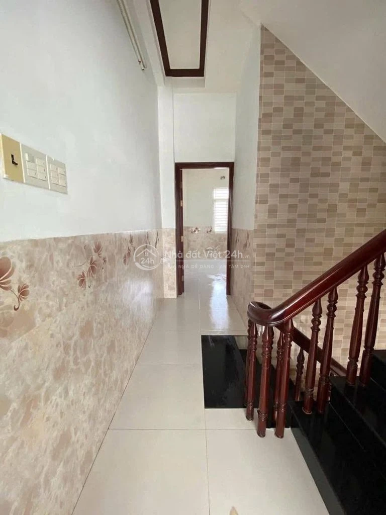 Cho thuê nhà 4 tầng mặt tiền Võ Văn Kiệt tiện văn phòng 16 triệu