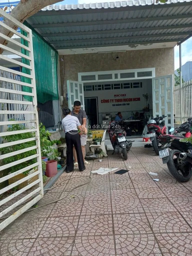 Cho thuê nhà 150 m2 kế xe Toyota tiện văn phòng 8 triệu