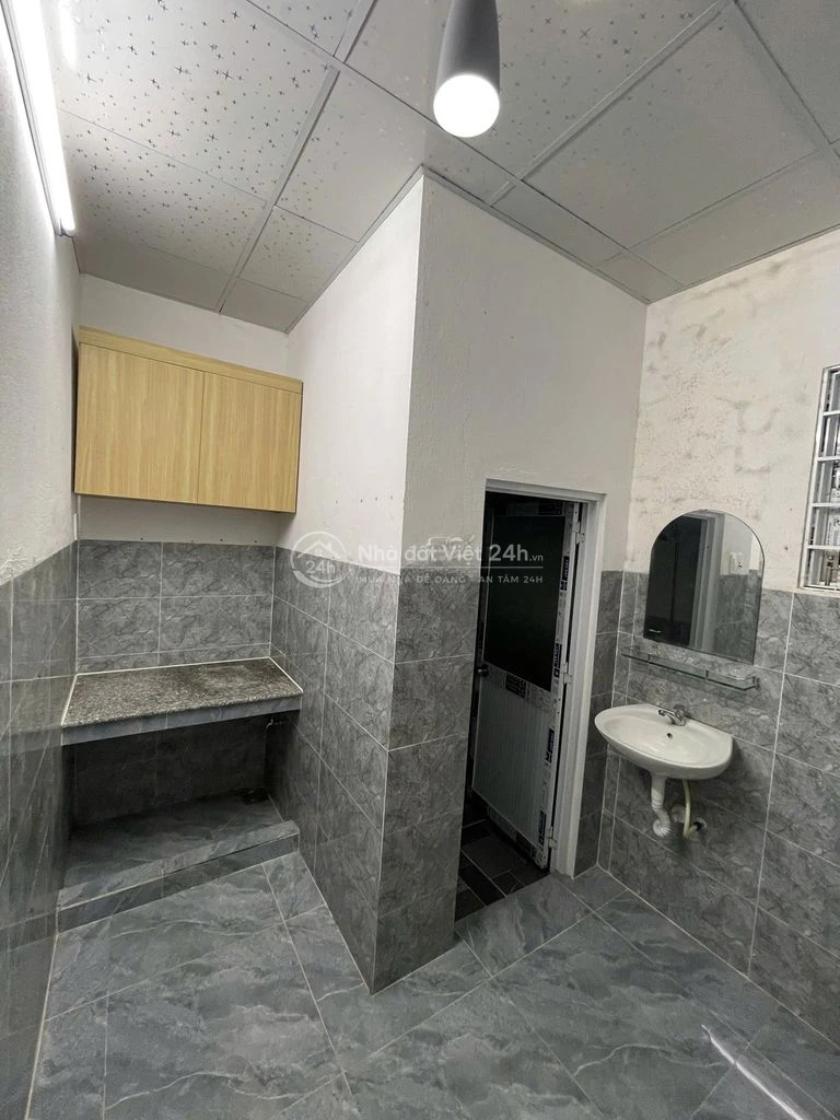 TRỐNG 1 CĂN NHÀ 2PN – Trệt gác, full ban công, cửa sổ thoáng mát