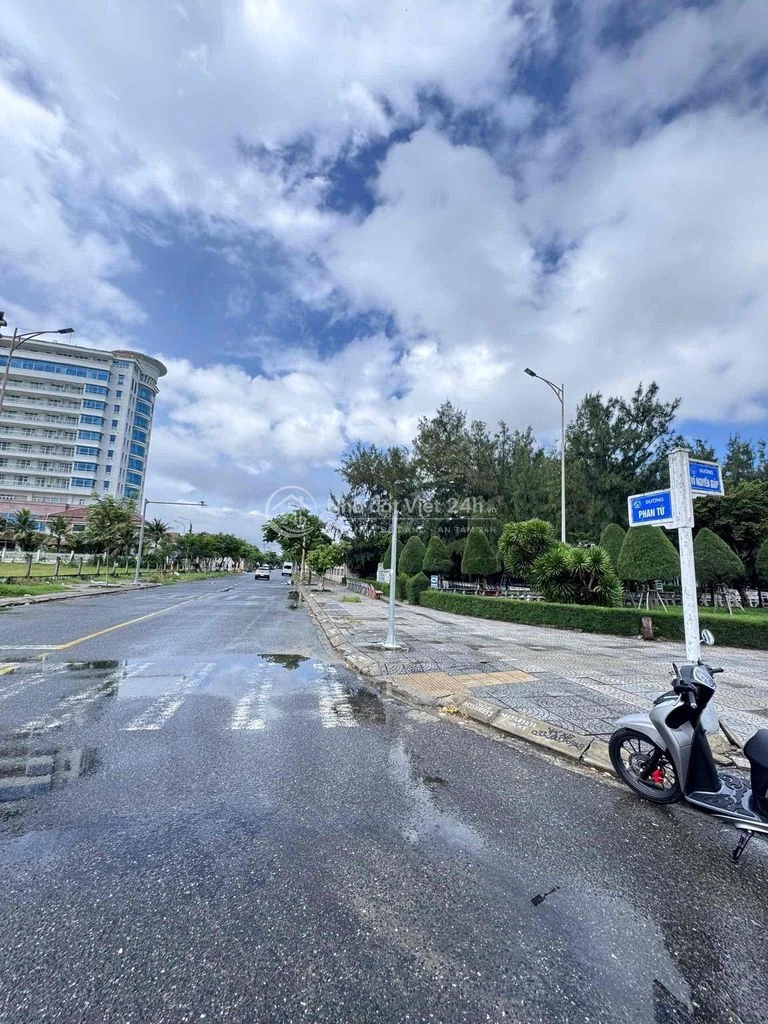 Cho thuê 276m đất MT đường Phan Tứ đoạn gần biển ngang (12 x 25)