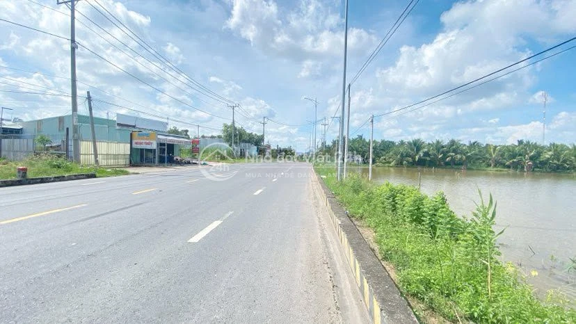Cho thuê đất 10.000 m2 mặt tiền Nguyễn Văn Linh 20 triệu