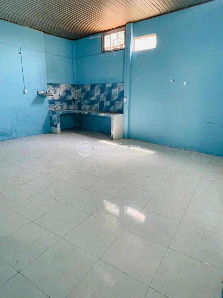 Nhà 5,5tr/ 120m2 đường ô tô cạnh CS5 Lạc Hồng nhà trống vào ở ngay 2PN