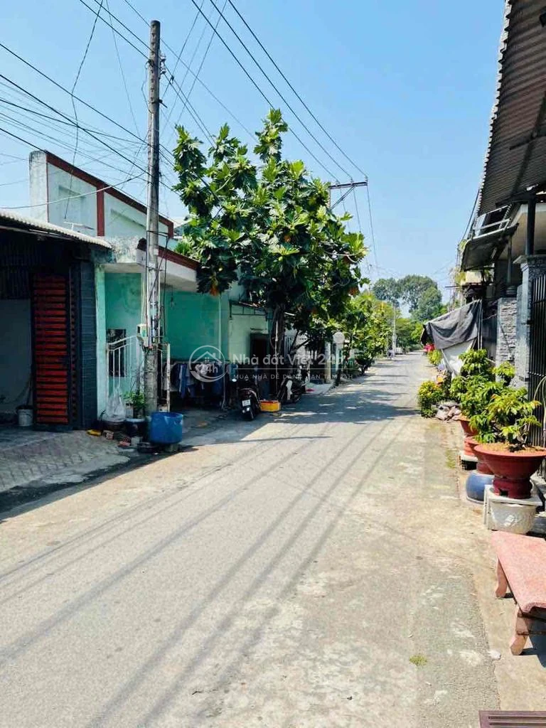 Nhà 5,5tr/ 120m2 đường ô tô cạnh CS5 Lạc Hồng nhà trống vào ở ngay 2PN