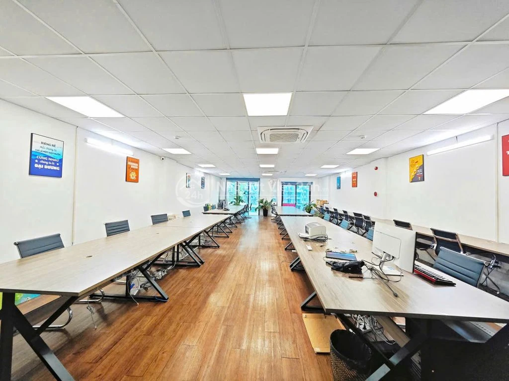Cho thuê văn phòng tại Hoàng Cầu - Đống Đa sàn 75m2 nhà mới giá rẻ