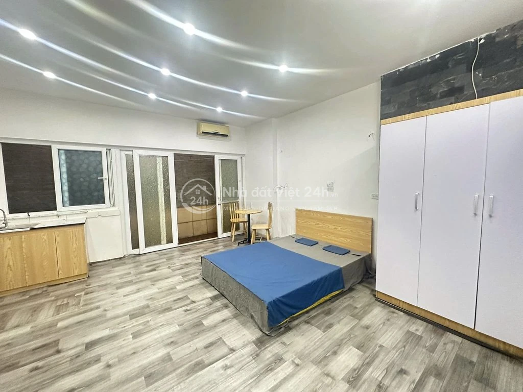 Cho thuê phòng tại 381 Nguyễn Khang, 25m2 full đồ chỉ 4,3tr/tháng