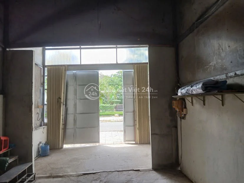Cho thuê Kho 100 m2 đường Võ Văn Kiệt  5 triệu