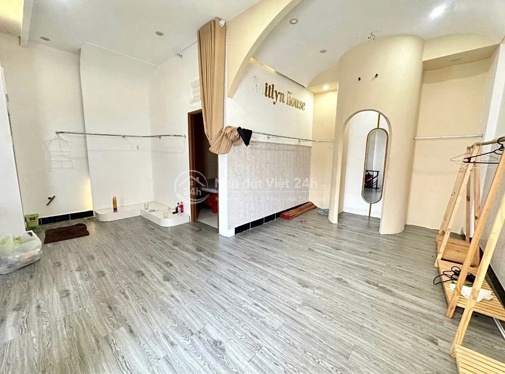 Nhà trệt lầu hẻm đường Trần Hưng Đạo chỉ 6 triệu