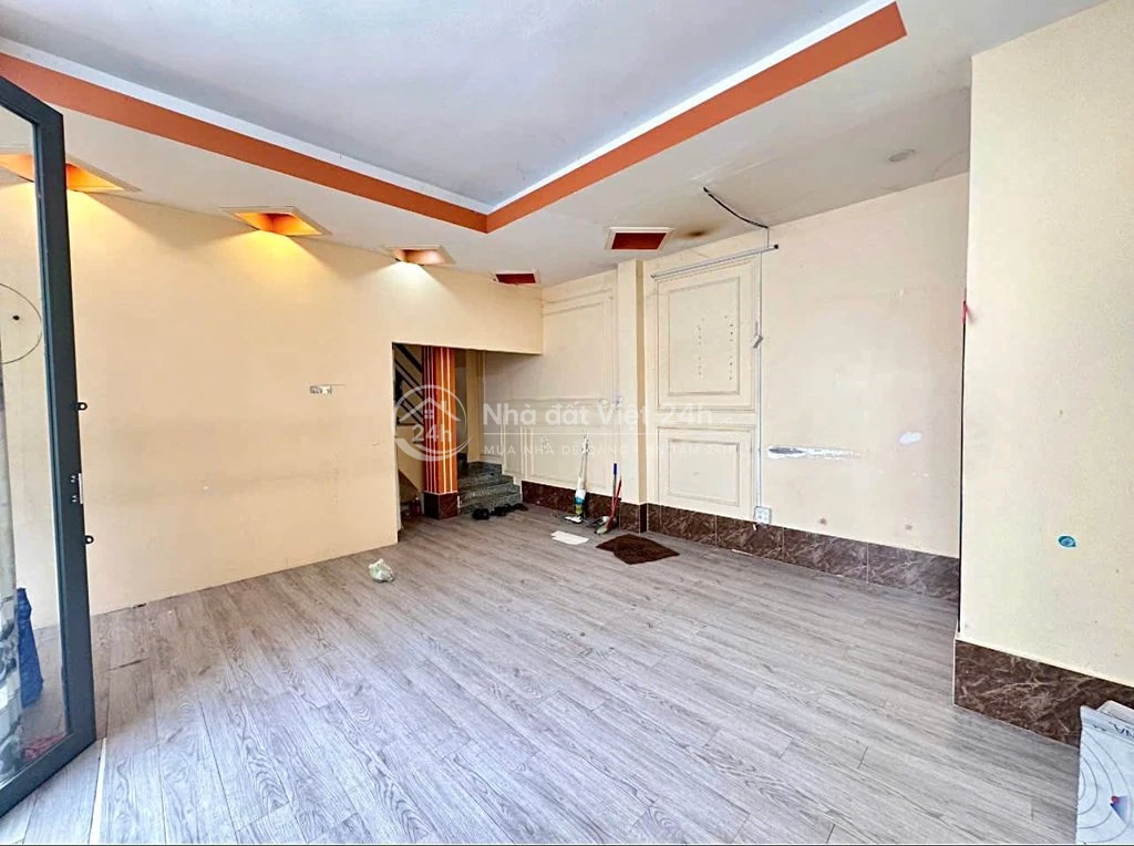 Nhà trệt lầu hẻm đường Trần Hưng Đạo chỉ 6 triệu