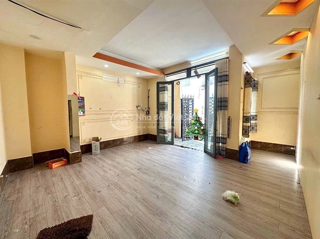 Nhà trệt lầu hẻm đường Trần Hưng Đạo chỉ 6 triệu