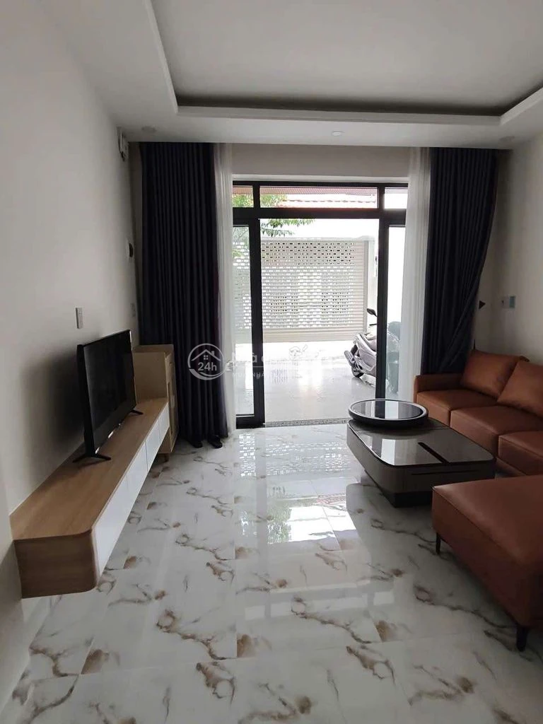 Cho thuê nhà mới gần biển phía Bắc Nha Trang (sát Scenia Bay)