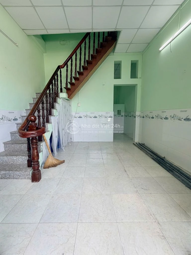 Nhà trệt lầu 2PN hẻm đường Nguyễn Việt Hồng chỉ 5 triệu