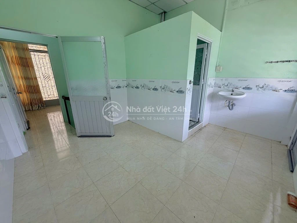 Nhà trệt lầu 2PN hẻm đường Nguyễn Việt Hồng chỉ 5 triệu