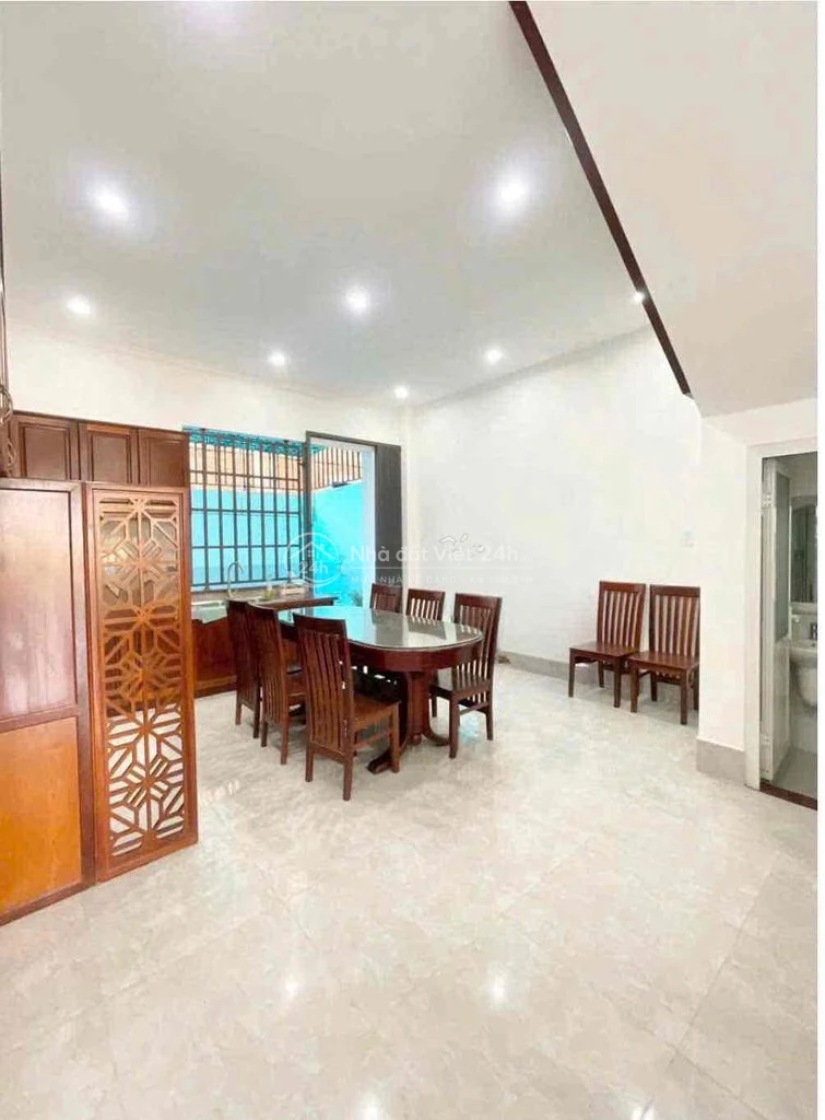 NHÀ CHO THUÊ: TRỆT 3 LẦU MỚI ĐẸP - SẴN NỘI THẤT - KDC HỒNG LOAN 5C