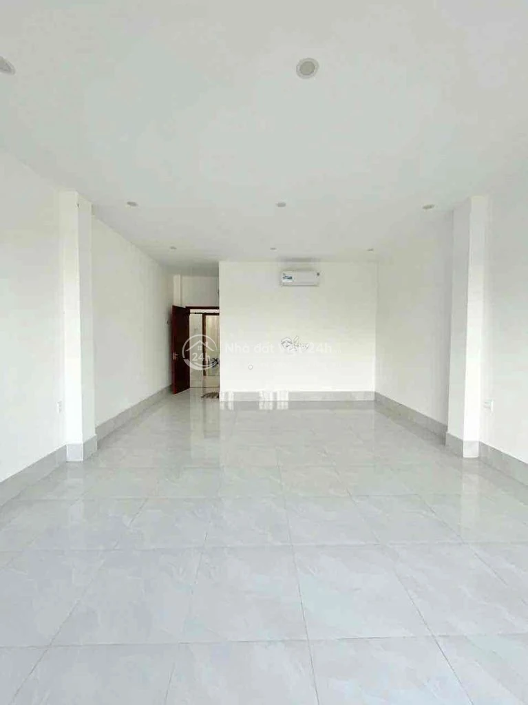 NHÀ CHO THUÊ: TRỆT 3 LẦU MỚI ĐẸP - SẴN NỘI THẤT - KDC HỒNG LOAN 5C