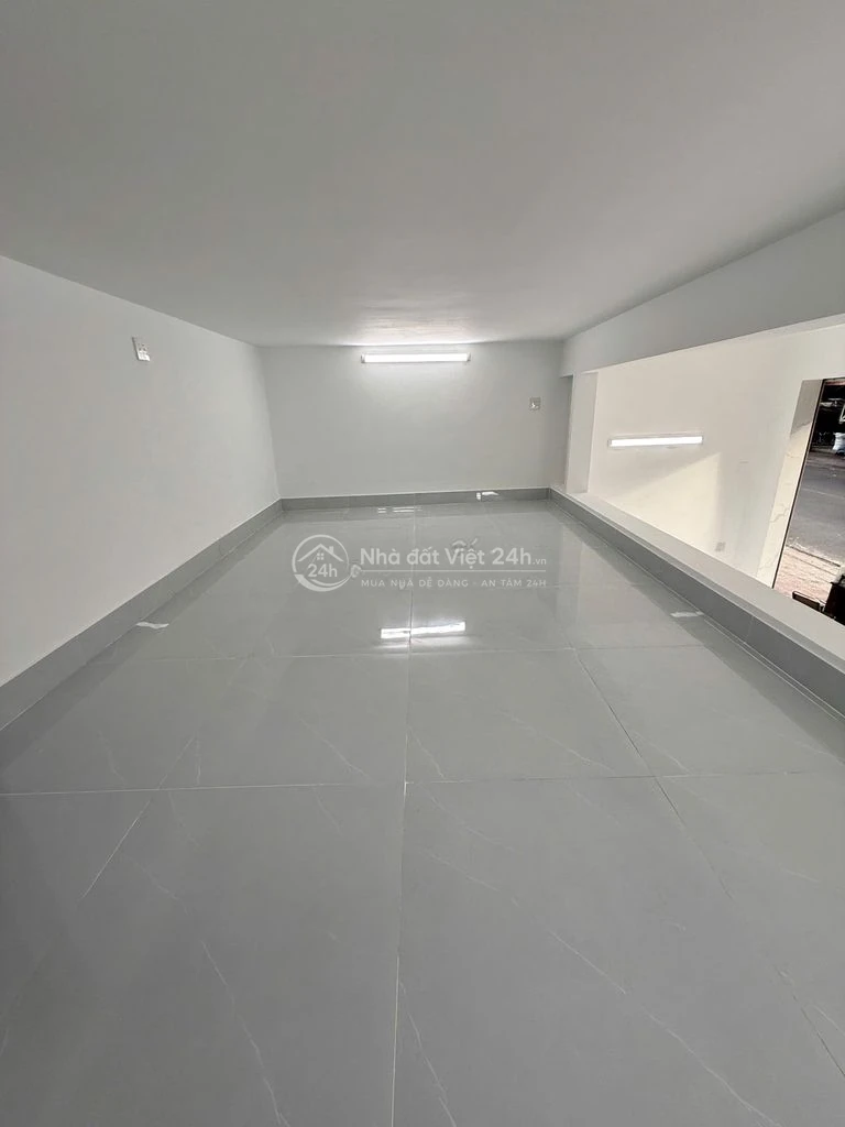 Cho thuê mặt bằng 25 Quang Trung, trung tâm Nha Trang. 52m² Ngang 6,4m