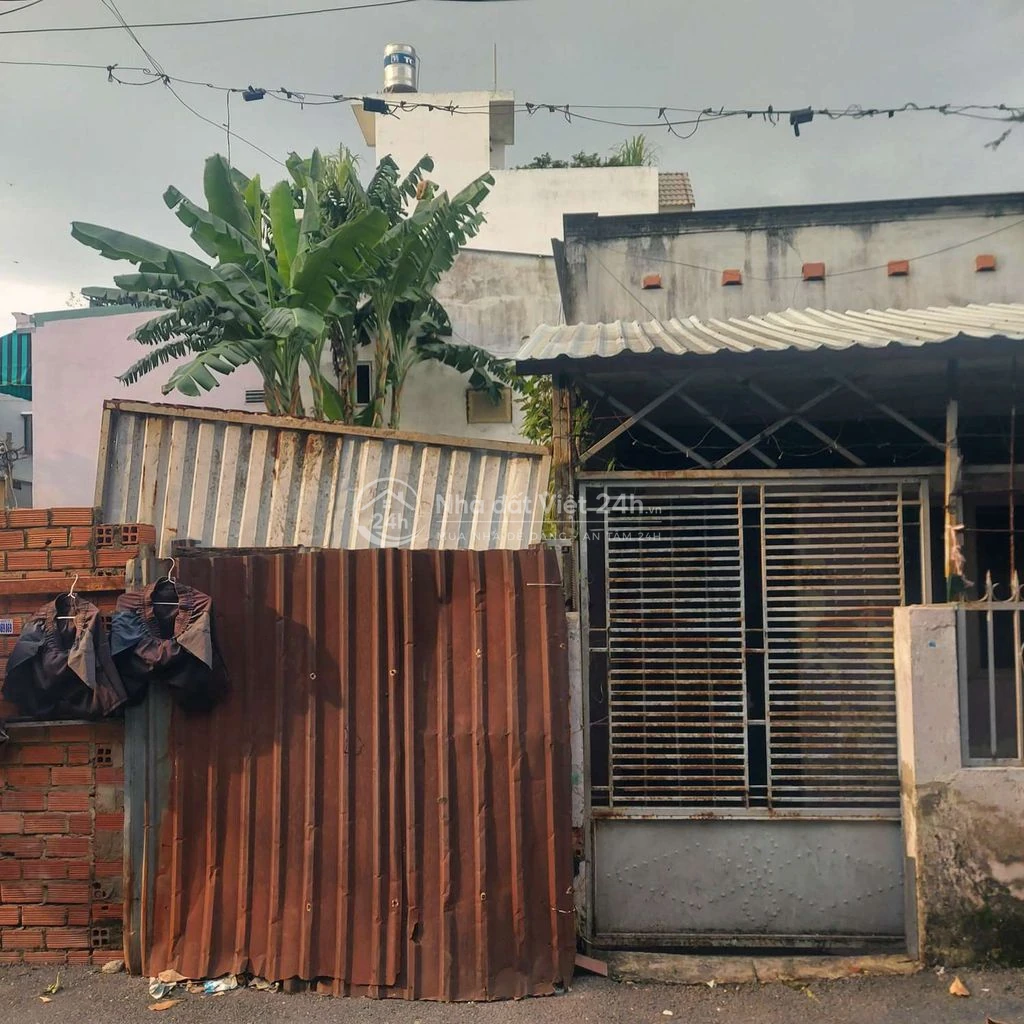Cần Cho Thuê Đất + Căn Nhà Cấp 4 Tổng DT: 225m²