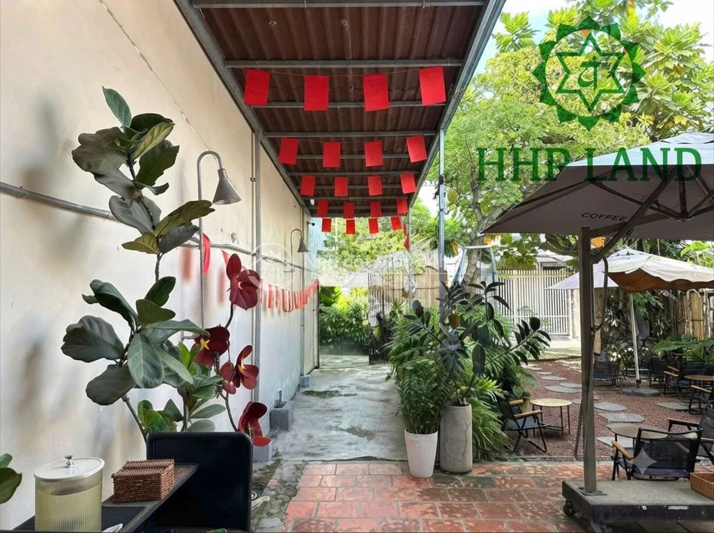 Sang tiệm cafe sân vườn núp hẻm nội thành Biên Hòa