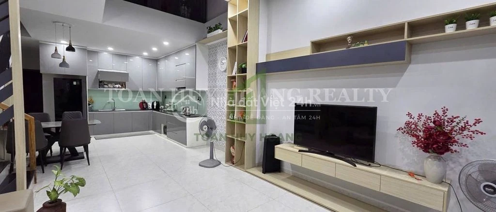 Cho thuê nhà gần cầu sông Hàn - Vincom Đà Nẵng