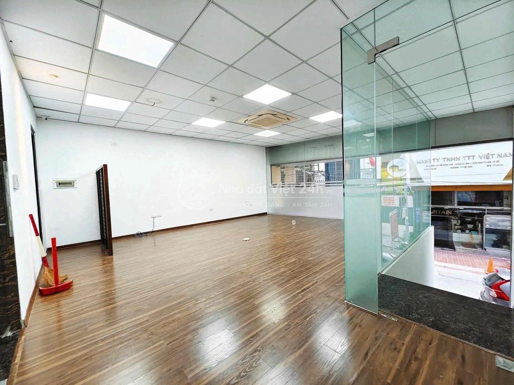 Cho thuê tầng 1 phố Dương Khuê làm cửa hàng, văn phòng 50m giá 12tr/th